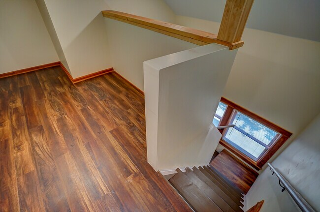 Building Photo - 1081 W 30th St