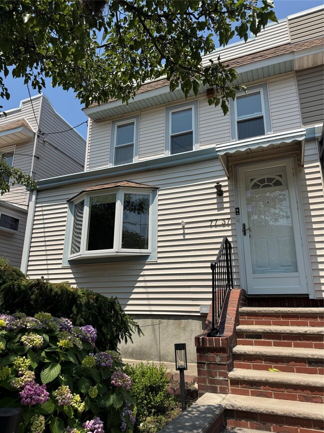 Building Photo - 77-37 66th Dr