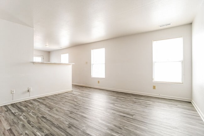 Building Photo - Coming Soon! 3 Bedroom Single Family Home