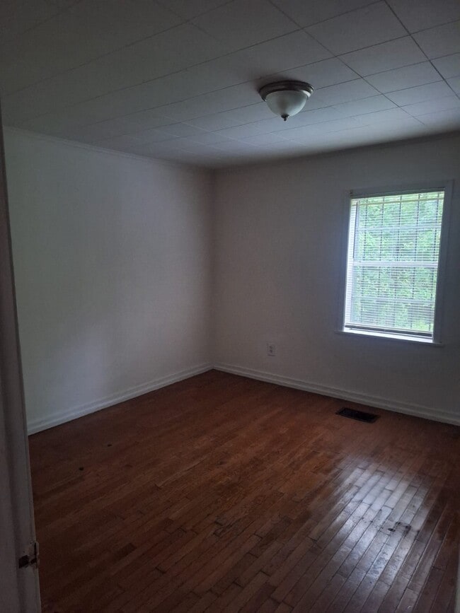 Building Photo - 360 Cooper Rd