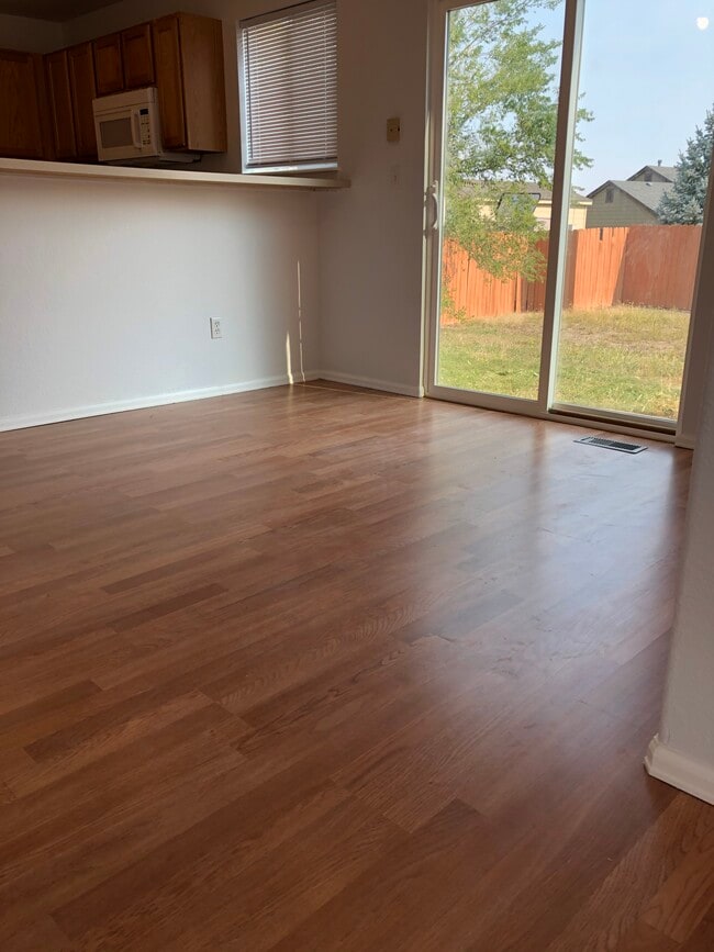 Building Photo - 955 Winebrook Way