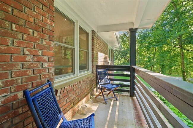 Building Photo - 2897 White Oak Dr