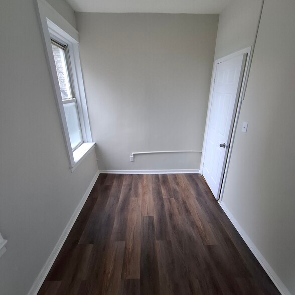 220 Roseville Ave 305 - 219 Roseville Ave