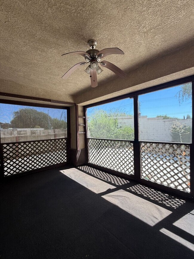 Building Photo - 118 Emerald Isle Way
