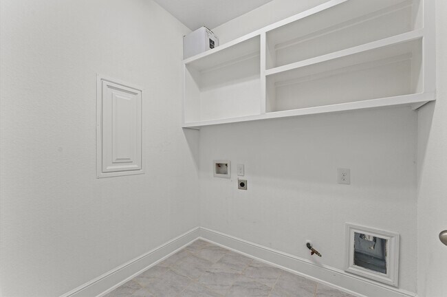 Building Photo - 10811 Gates Randal Ct