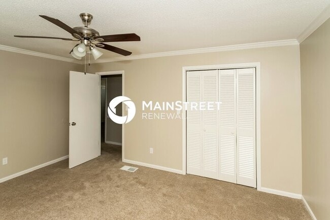 Building Photo - 3 Bedroom Pet-Friendly Home in Birmingham, AL with Main Street Renewal