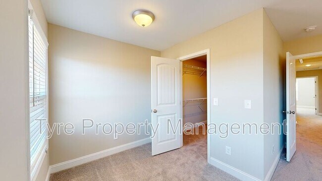 Building Photo - 2608 Sailor Rose Ln