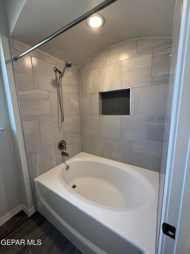 Building Photo - 7412 Rio Rimac Dr