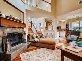 Building Photo - 2221 Speidel Dr