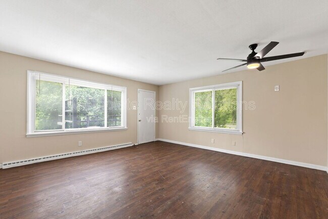 Building Photo - 2019 Raven Dr