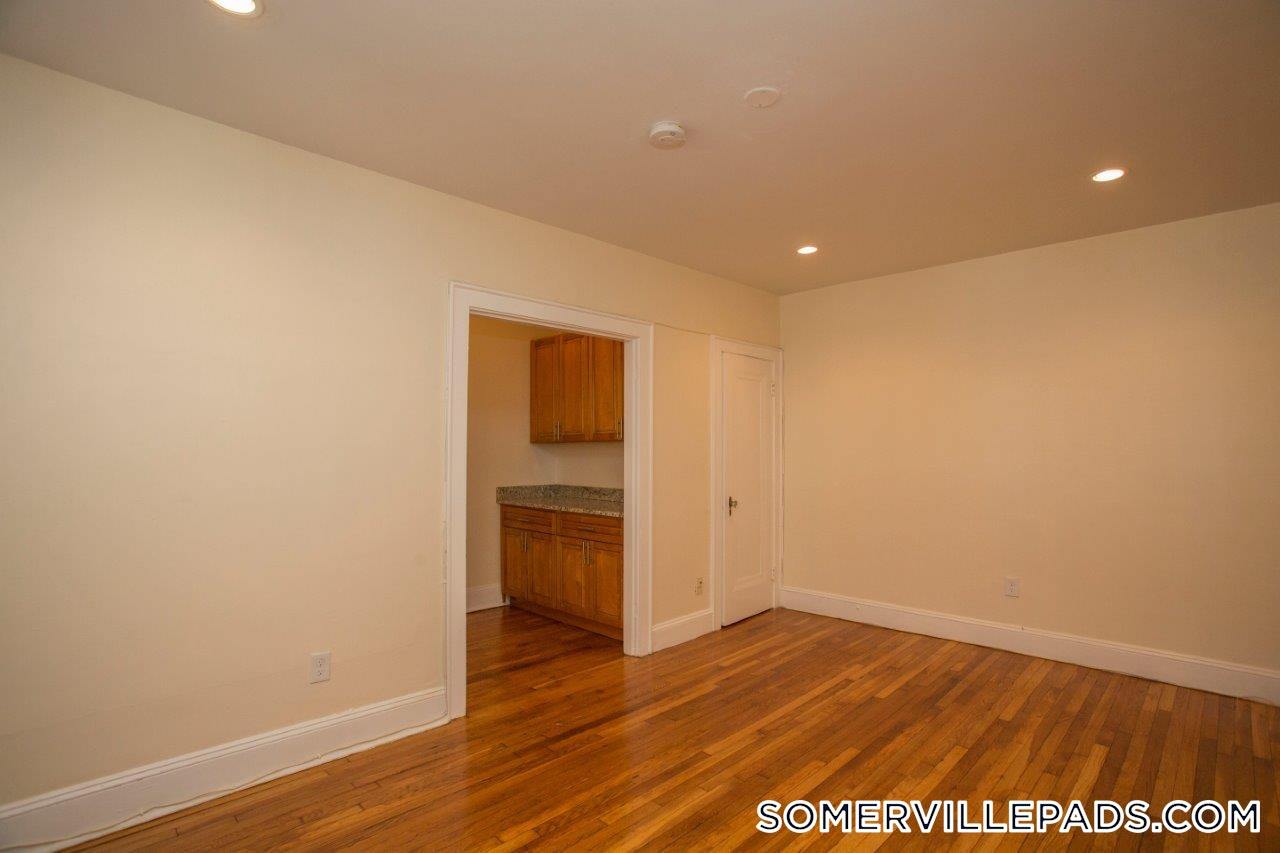 Building Photo - 138 Highland Ave