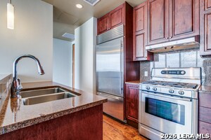 Building Photo - 610 E Market St