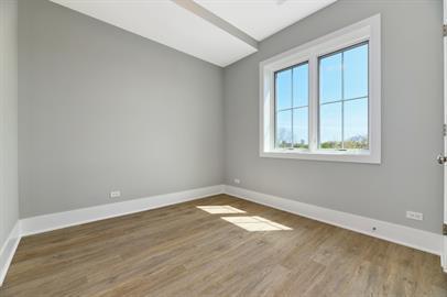 Building Photo - 4646 N Damen Ave