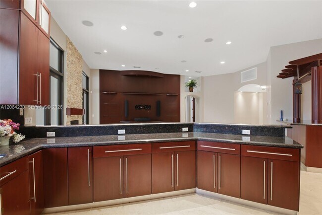 Building Photo - 6200 SW 97th Ave