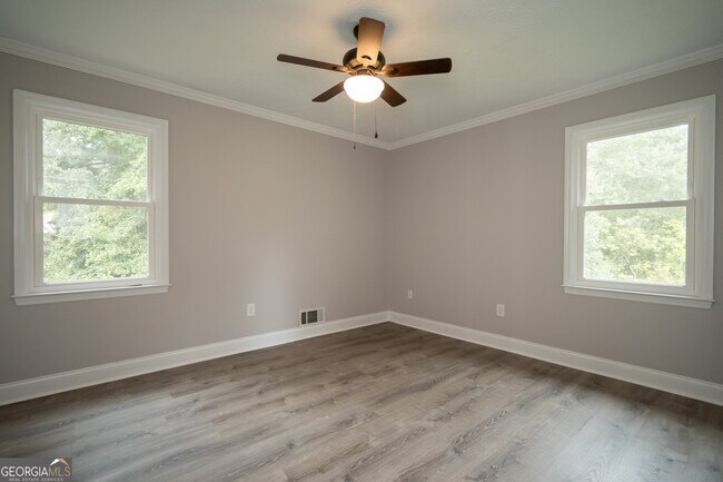 Building Photo - 1030 Carriage Hill Rd