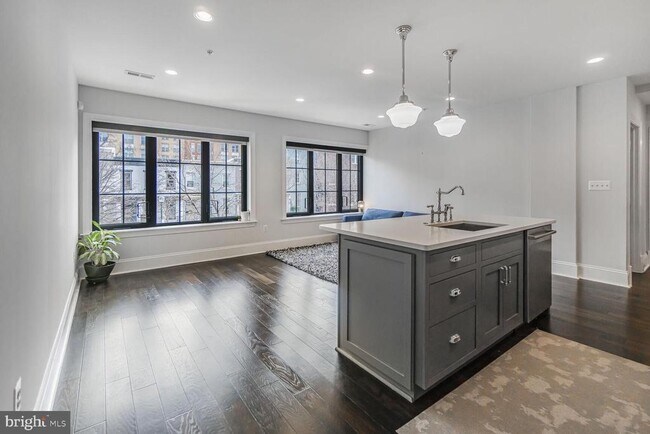 Building Photo - 1514 8th St NW