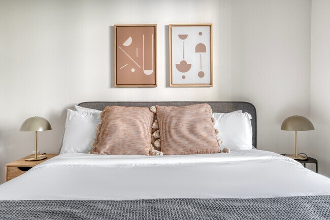 Building Photo - 650 E Capitol Ave