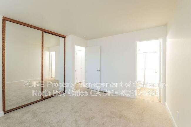 Building Photo - 2305 Cross Ave