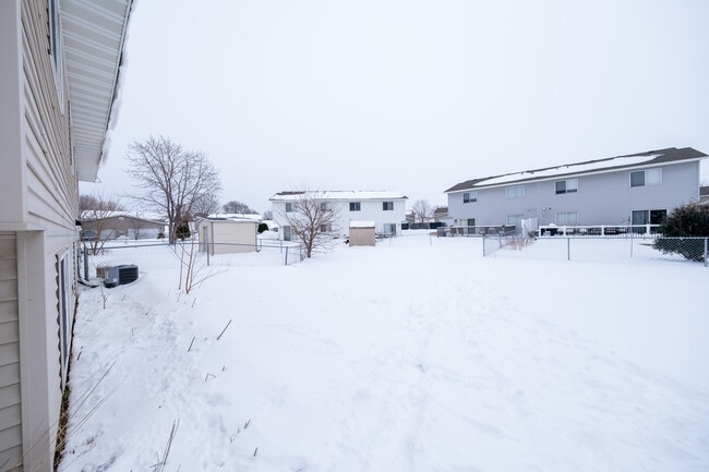 Building Photo - 634 McIntosh Ct