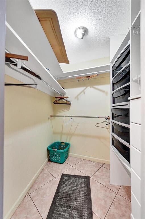 Building Photo - 100 Golden Isles Dr