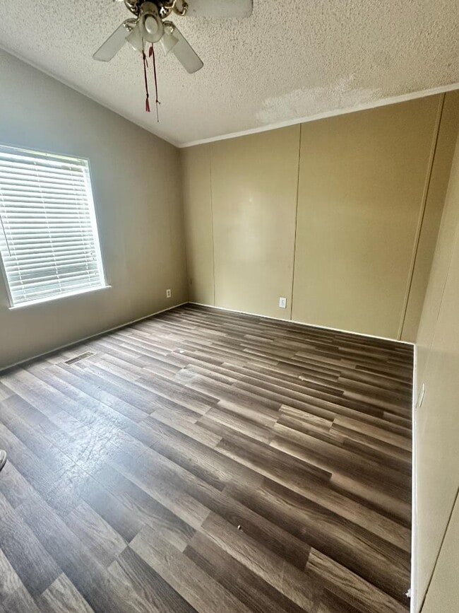 Building Photo - 533 Covey Cir