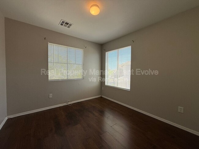 Building Photo - 7238 S 42nd Ln