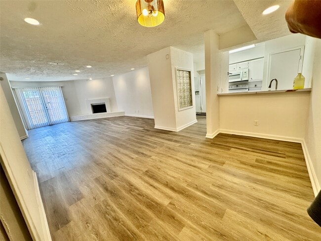 Building Photo - 10555 Turtlewood Ct