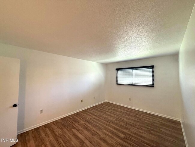 Building Photo - 1225 Carriage Cir