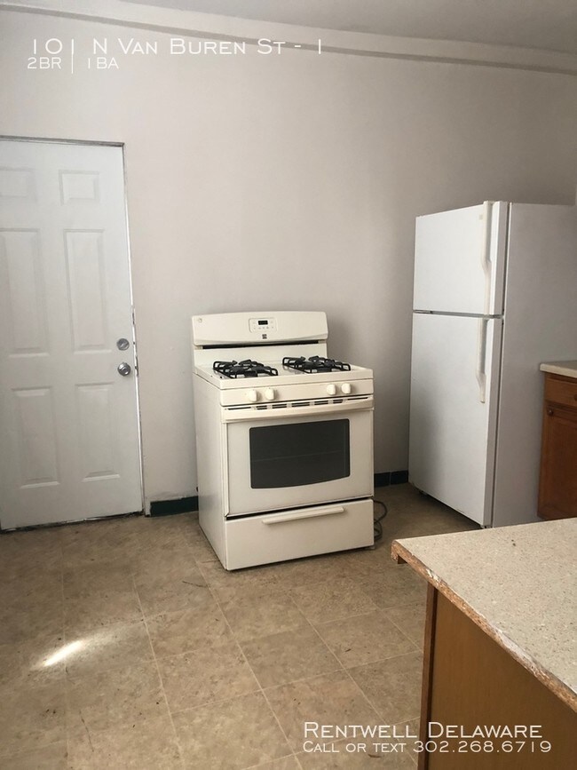 Building Photo - 101 N Van Buren St