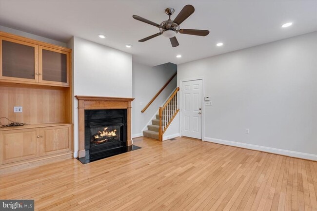 Building Photo - 427 Park Ave