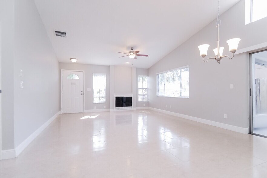 Building Photo - 11105 Cherrywood Ln