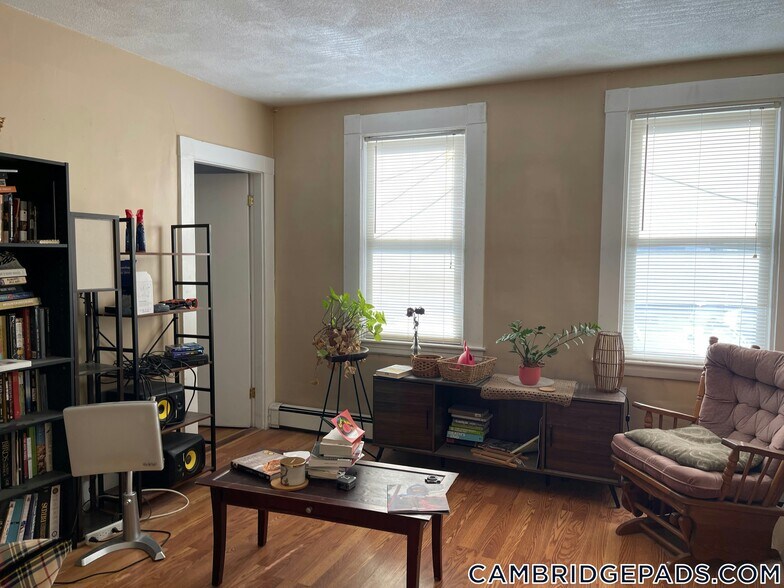 Building Photo - 273 Cardinal Medeiros Ave