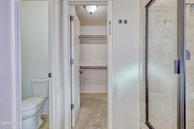 Building Photo - 14325 Woods Point Ave