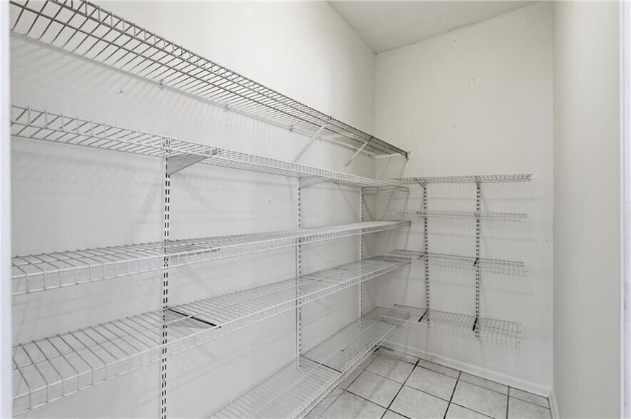 Building Photo - 1702 Clay Brooke Ct SE