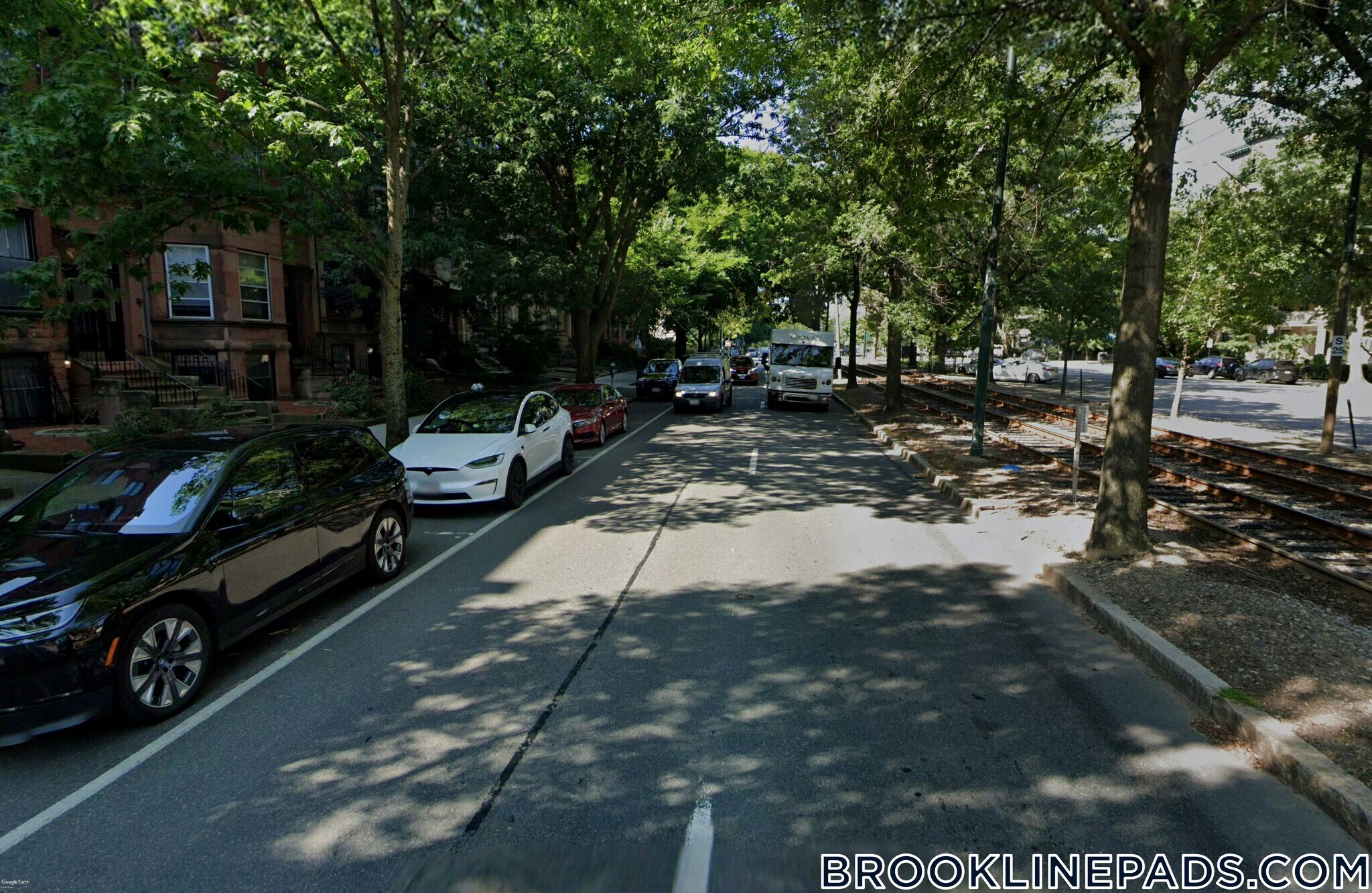 Building Photo - 1061 Beacon St