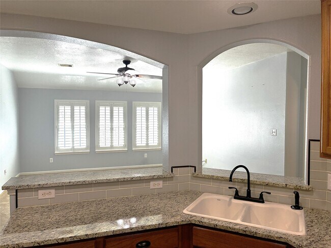 Building Photo - 22410 Barrell Springs Ln