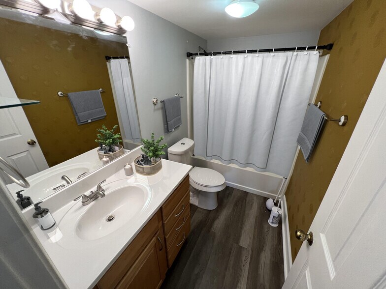 Building Photo - 795 Hammond Dr