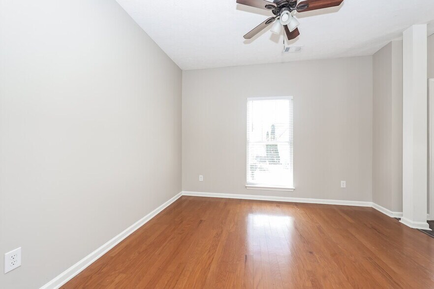 Building Photo - 1641 Zurich Dr