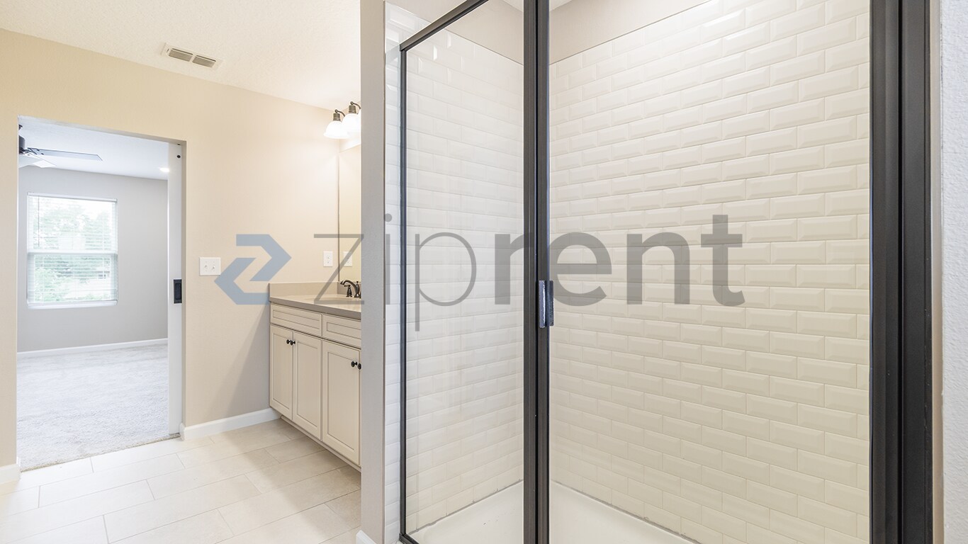 Building Photo - 1709 Hilltop Dr