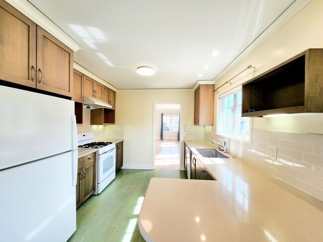 Building Photo - Lovely 2 bedroom house in San Mateo