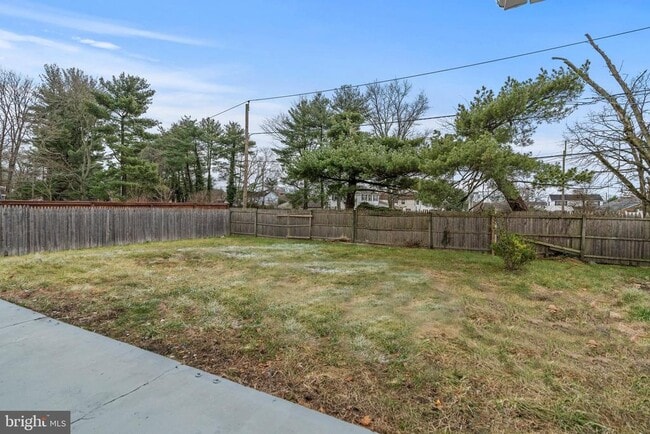 Building Photo - 34 Hinsdale Ln