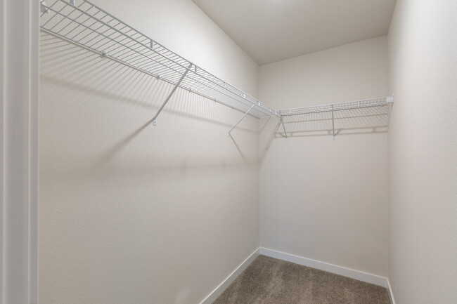 W-IN Closet - 16009 NE 30th St