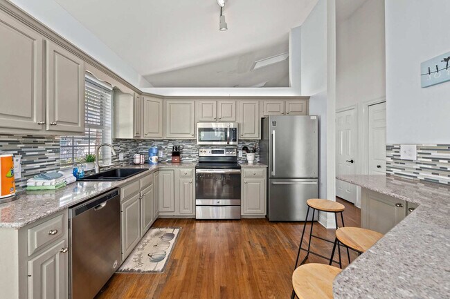 Building Photo - 4431 Luke Ave