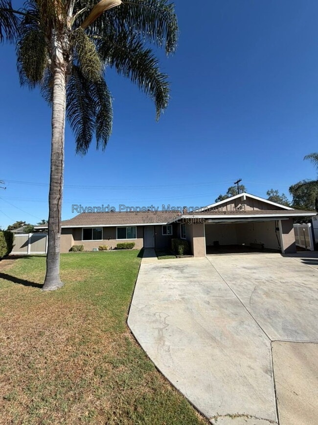 Building Photo - 4500 Sutton Pl
