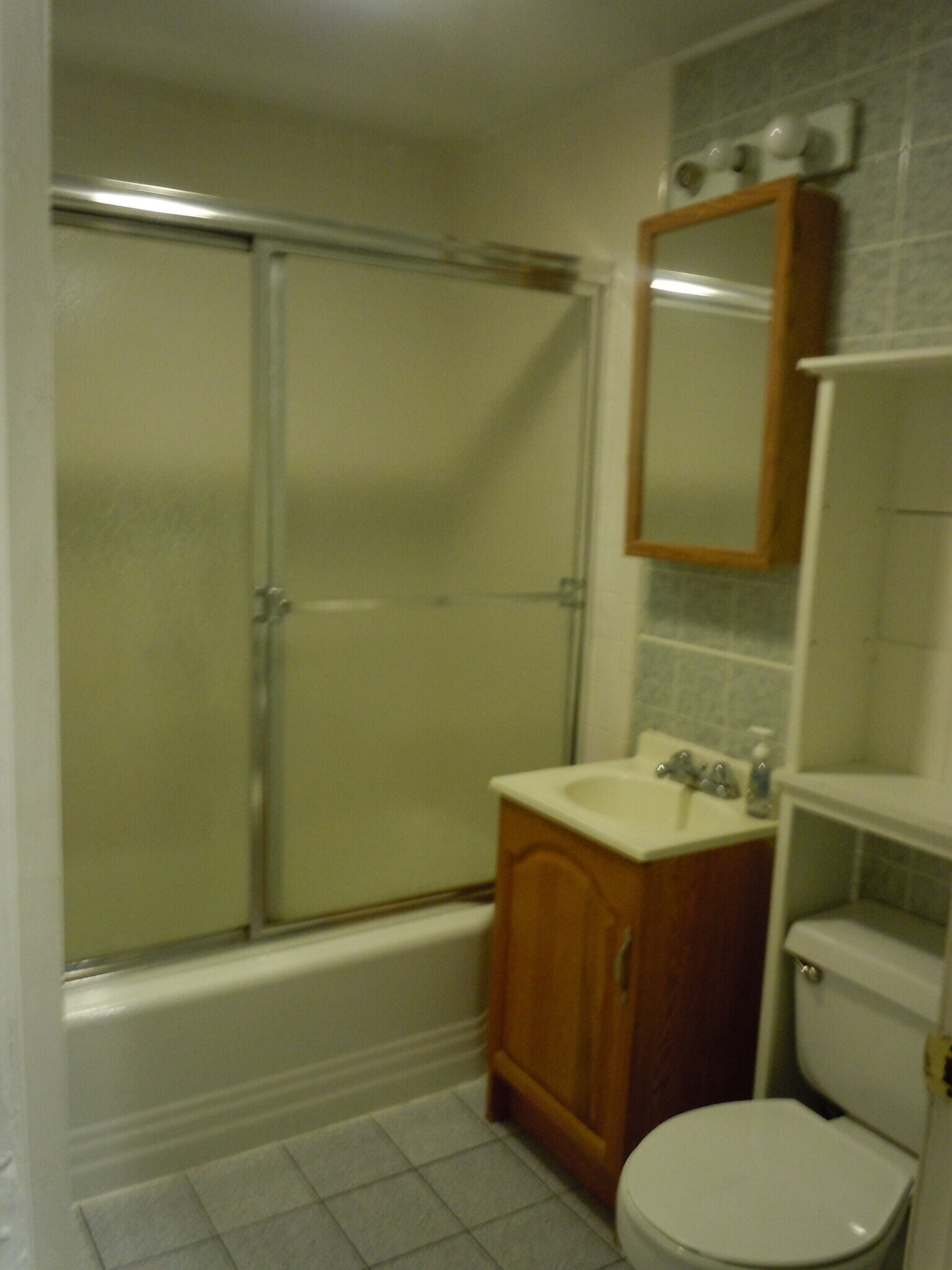 1st floor bathroom - 1 Minnesota Rd