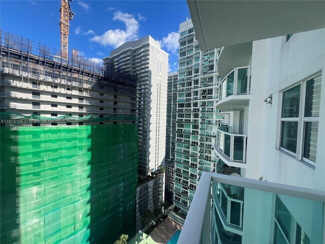 Building Photo - 31 SE 5th St