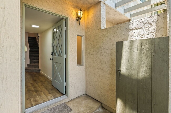 Building Photo - Welcome to your serene 3 BR 2.5 BA Townhome in College Park, San Diego!