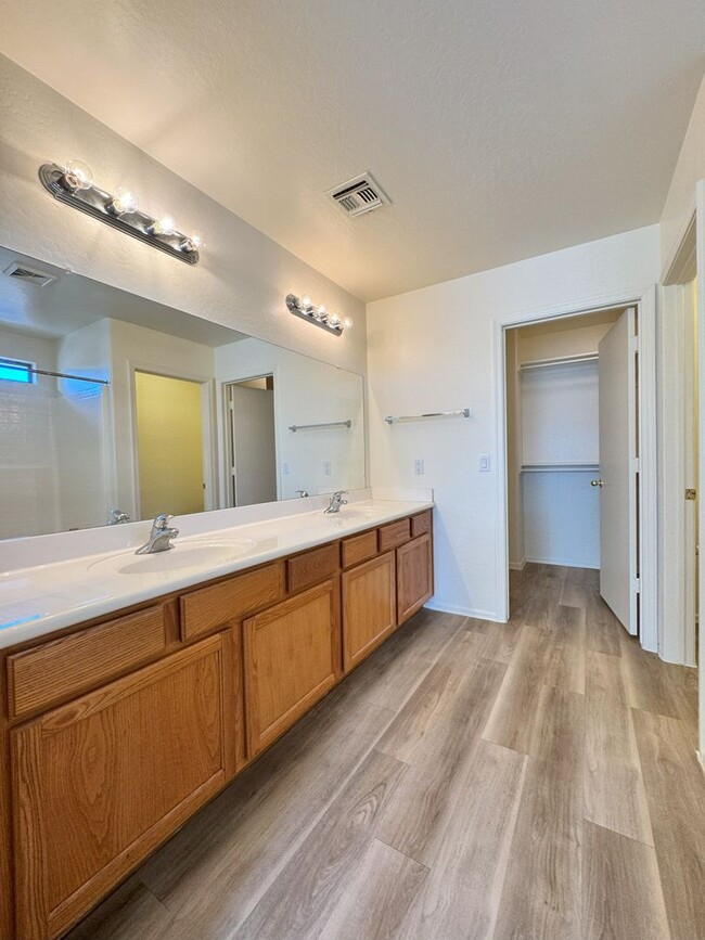 Building Photo - ASHLEY HEIGHTS 3 BEDROOM WITH HUGE BACKYARD