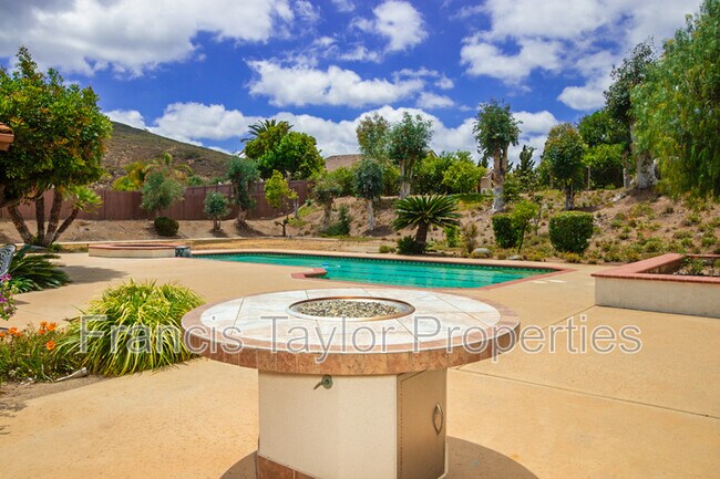Building Photo - 3209 Avenida Hacienda