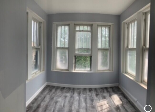 Building Photo - 6036 S Eberhart Ave